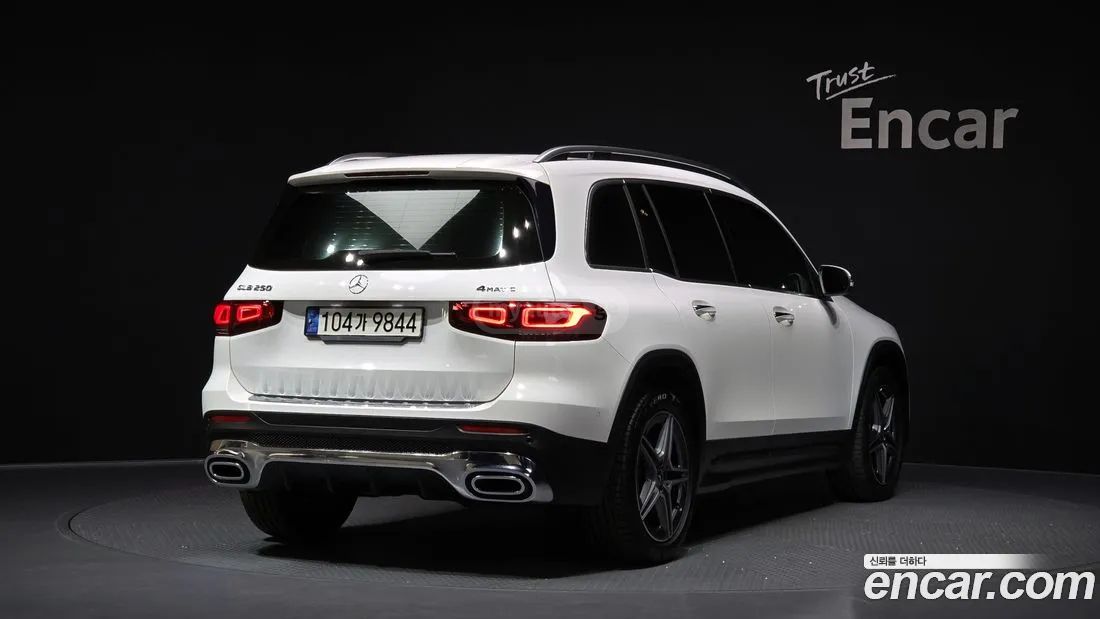 Mercedes-Benz GLB 35 AMG 2021 — миниатюра 2