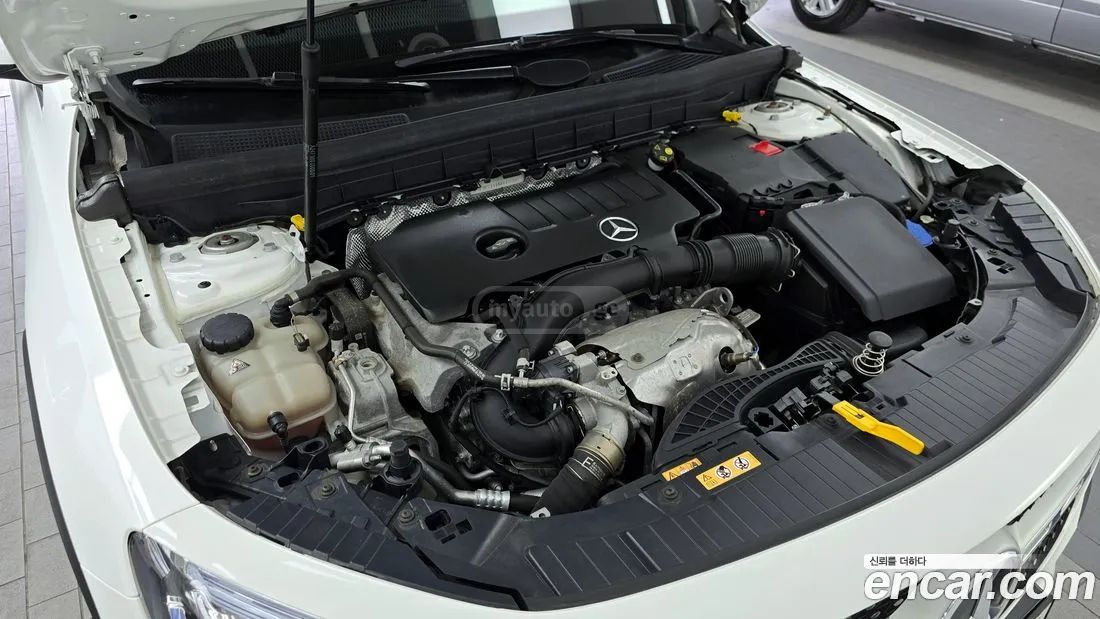 Mercedes-Benz GLB 35 AMG 2021 — миниатюра 6