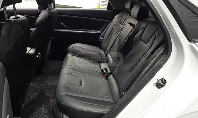 Hyundai Avante - фото 12