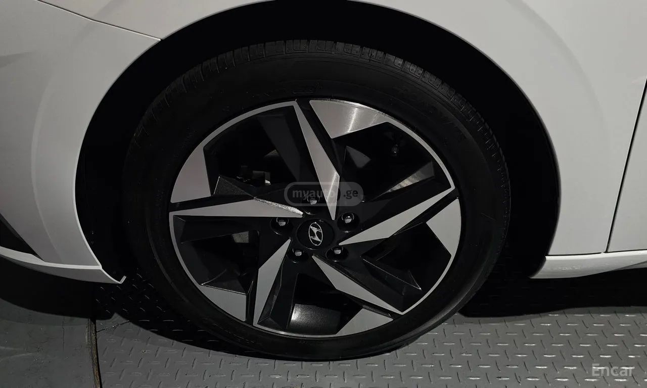 Hyundai Avante - фото 4