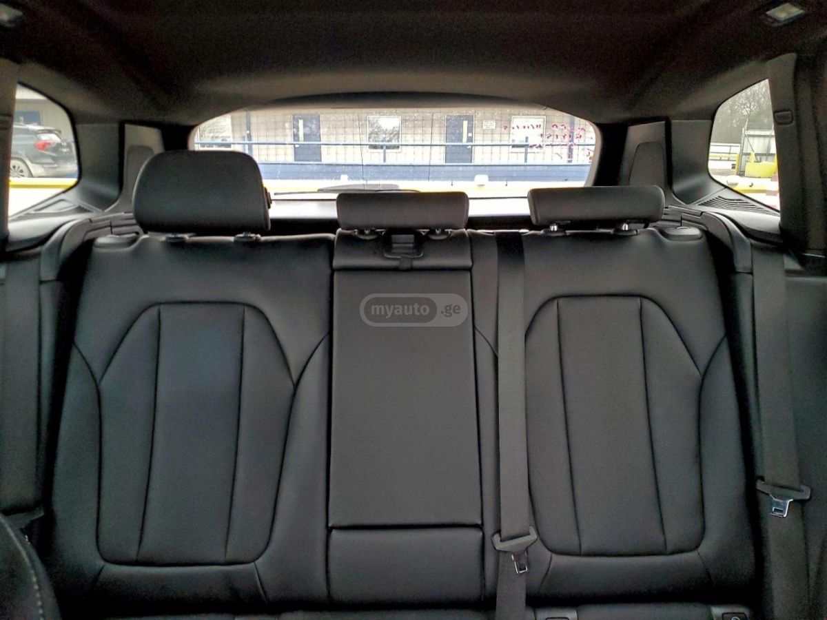 BMW xDrive40i 4dr All-Wheel Drive — миниатюра 8