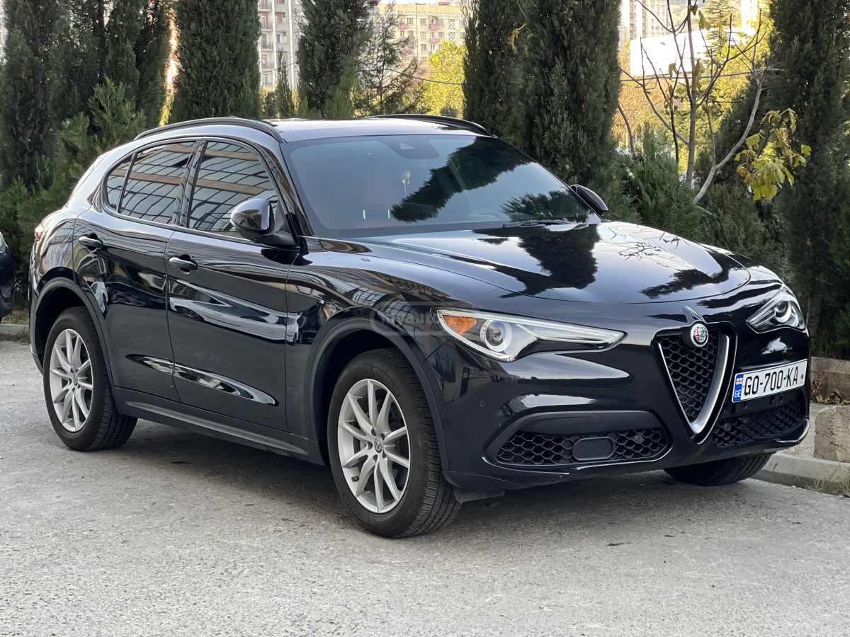 Alfa Romeo Stelvio - фото 1