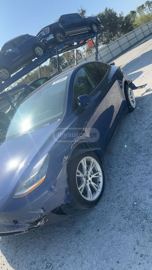 Tesla Model Y - фото 3