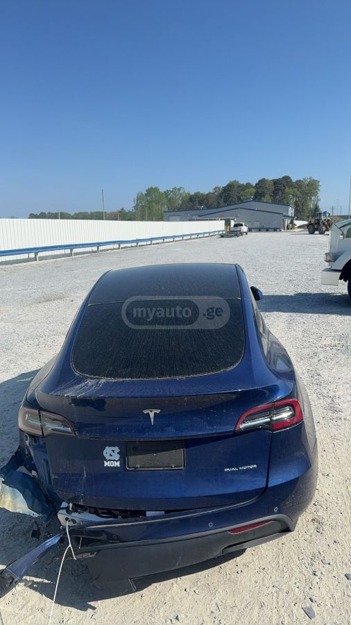 Tesla Model Y - фото 7