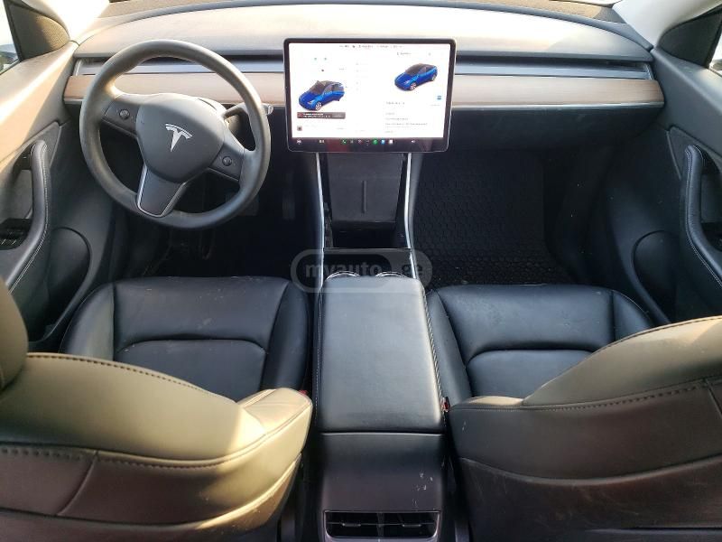 Tesla Model Y - фото 9