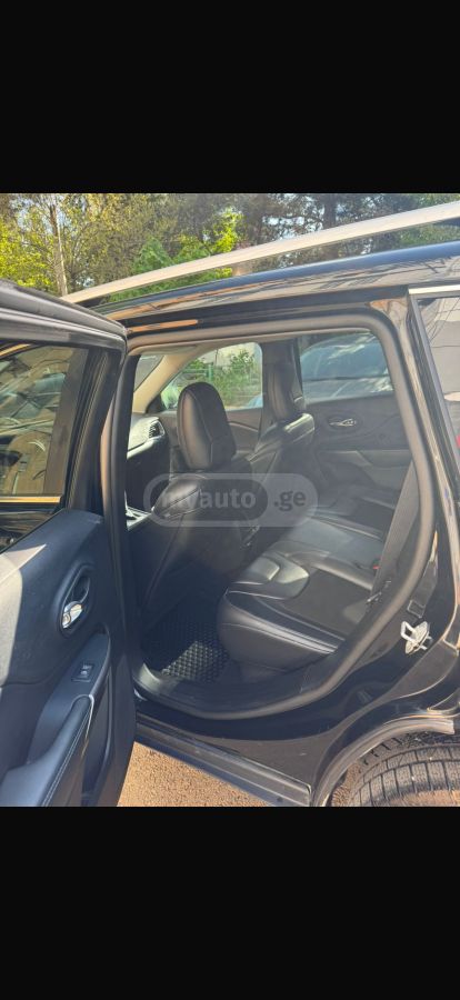 Jeep Cherokee - фото 7