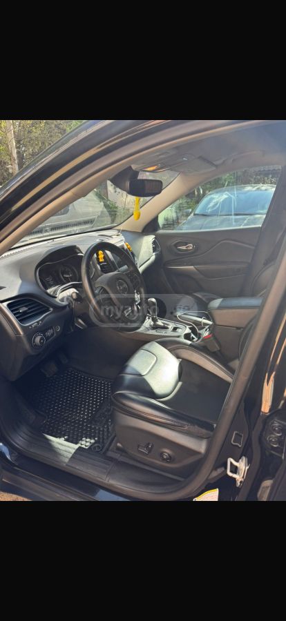 Jeep Cherokee - фото 8