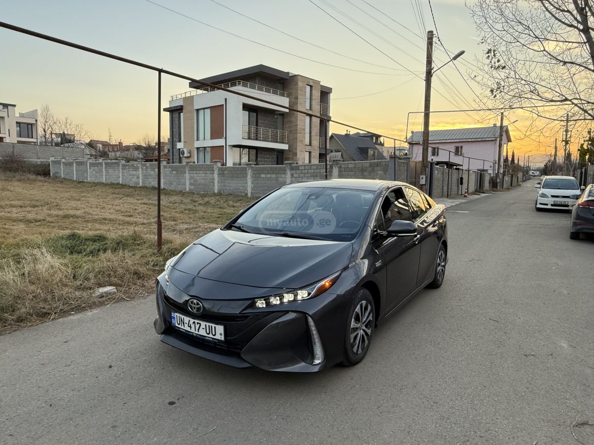 Toyota XLE 5dr Hatchback CVT — миниатюра 2