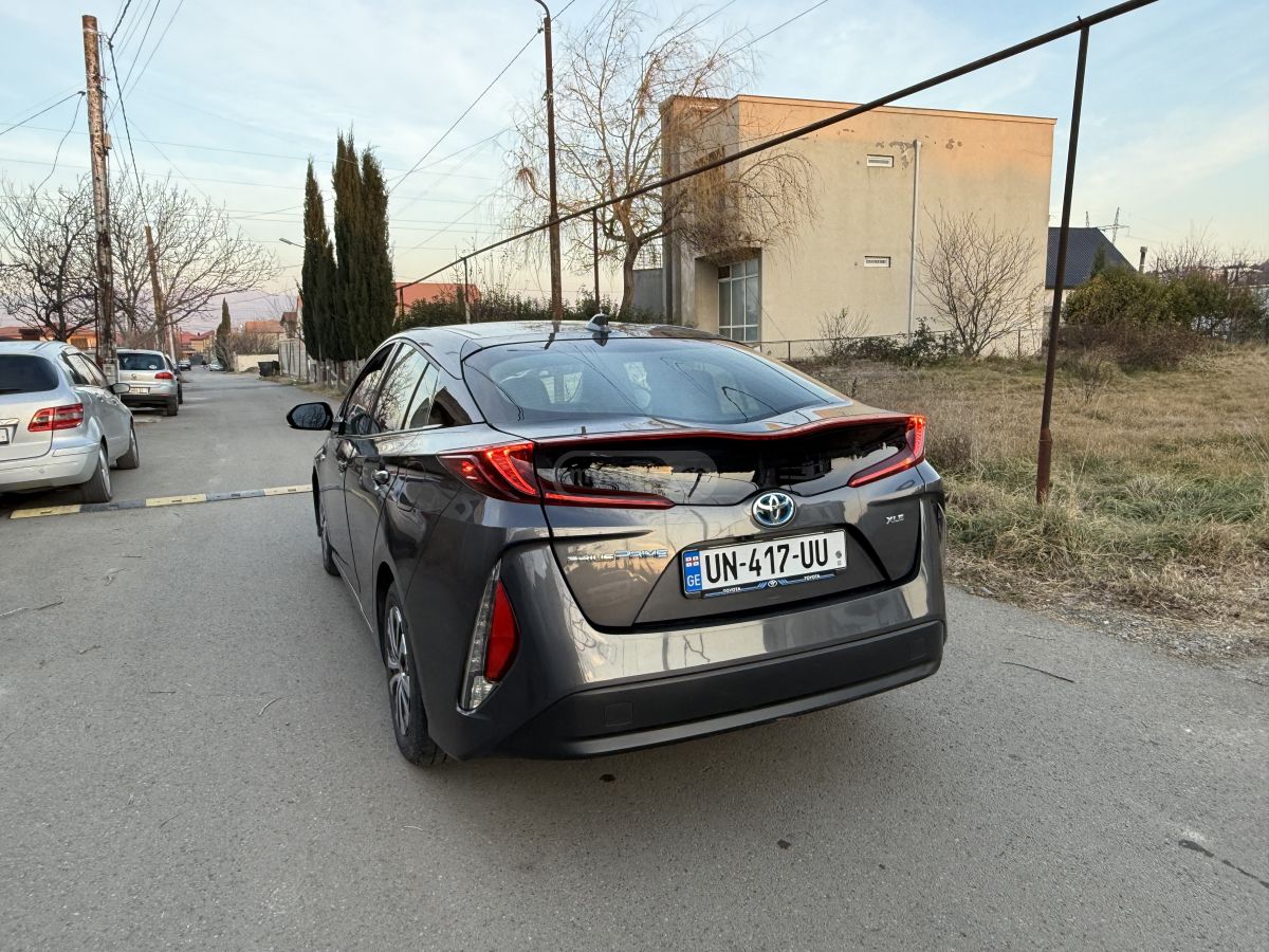 Toyota XLE 5dr Hatchback CVT — миниатюра 3