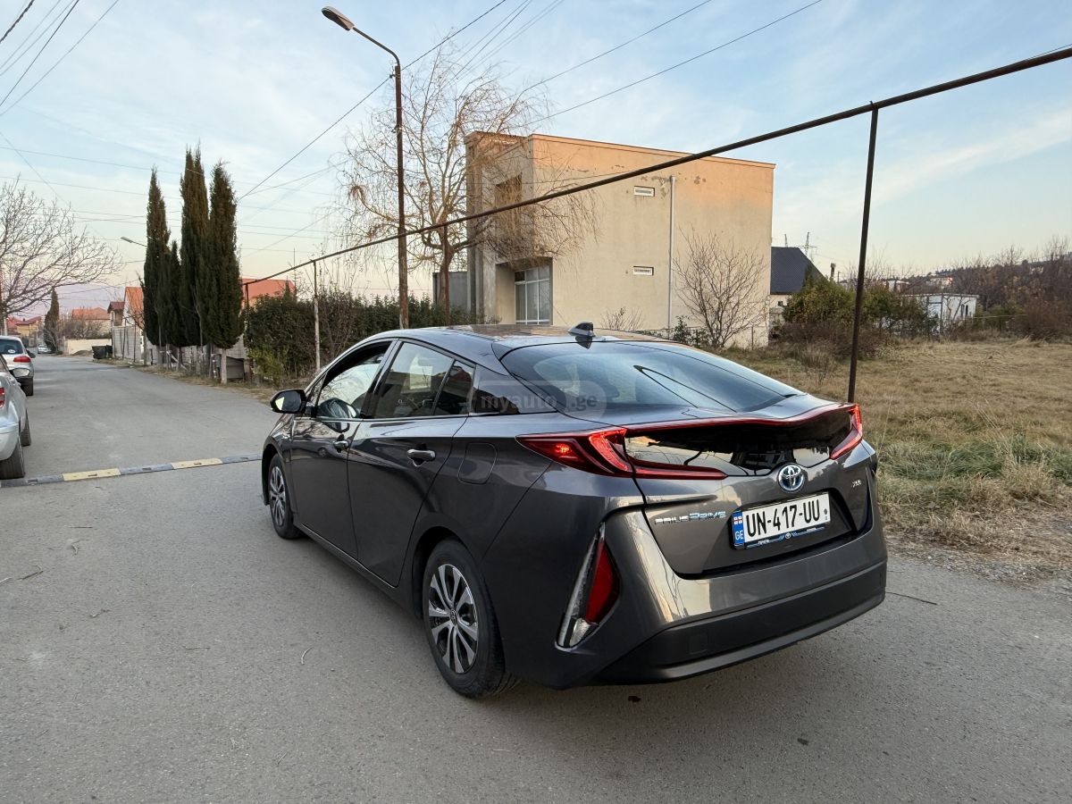 Toyota XLE 5dr Hatchback CVT — миниатюра 4