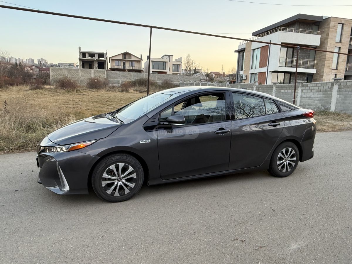 Toyota XLE 5dr Hatchback CVT — миниатюра 5