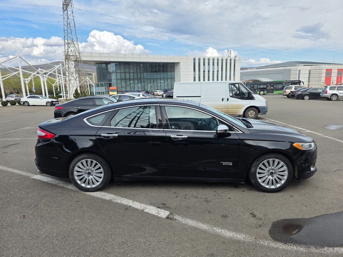 Ford Fusion - фото 7