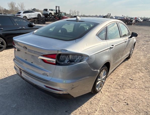 Ford Fusion - фото 10