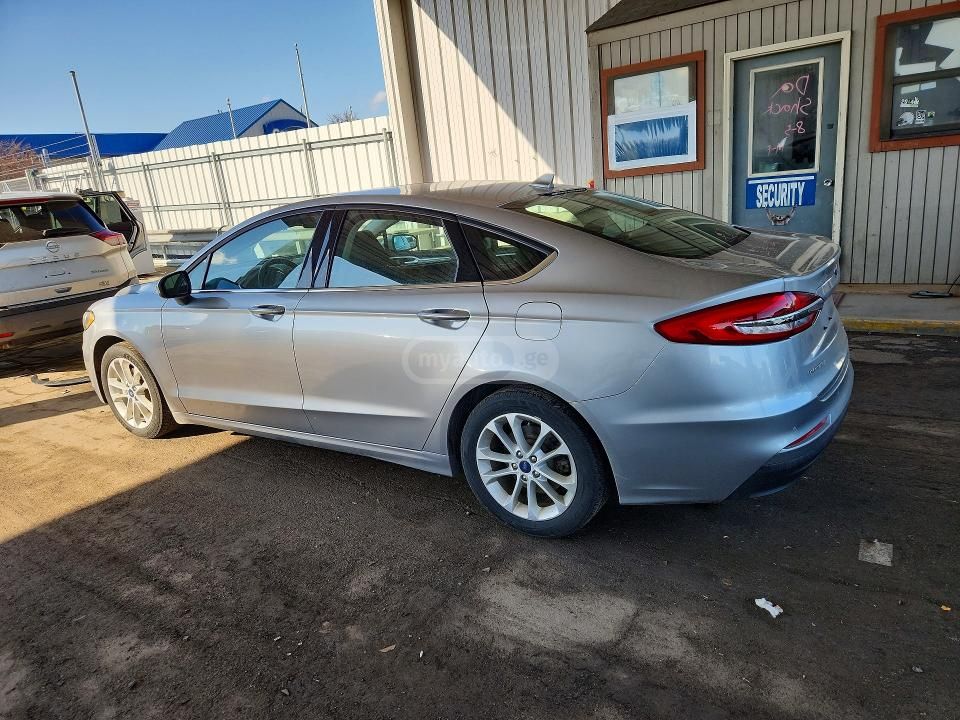 Ford Fusion - фото 3