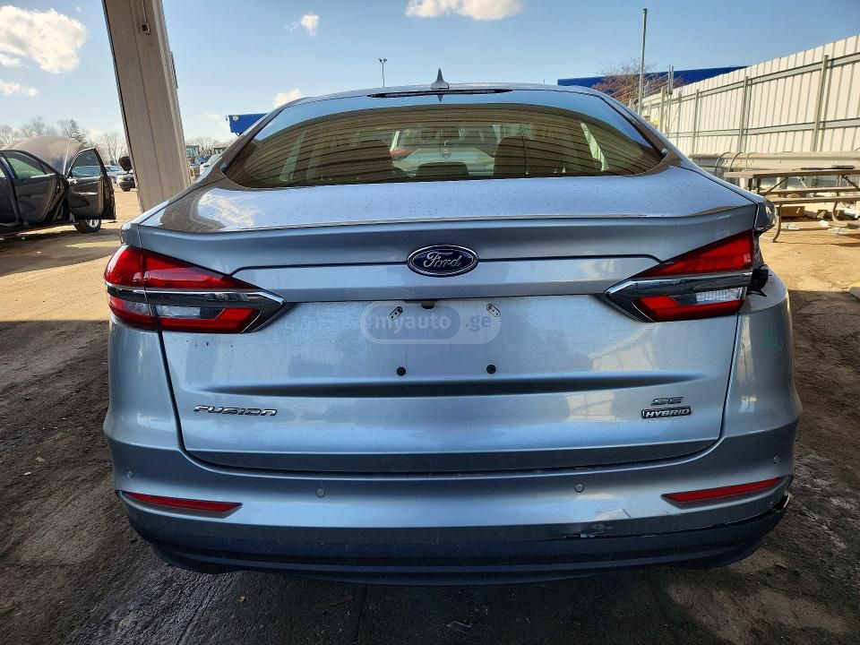 Ford Fusion - фото 5