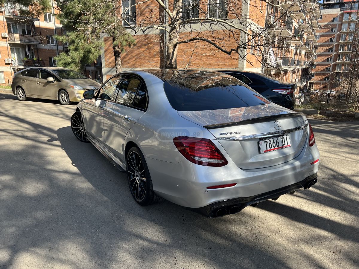 Mercedes-Benz E43 AMG - фото 5