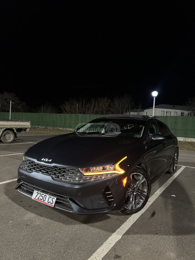 Kia K5 - фото 1