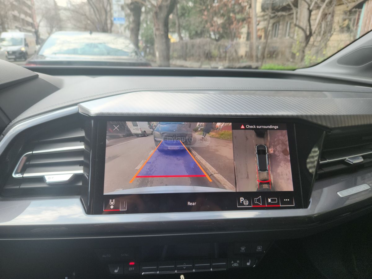 Audi 40 Premium 4dr 4x2 Sport Utili — миниатюра 4