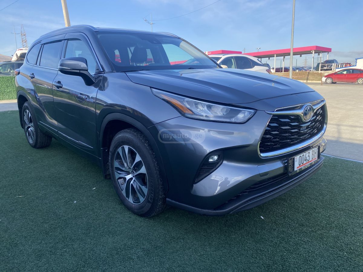 Toyota Highlander - фото 1