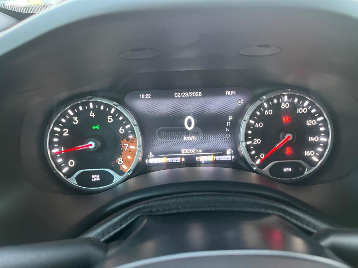 Jeep Renegade - фото 11