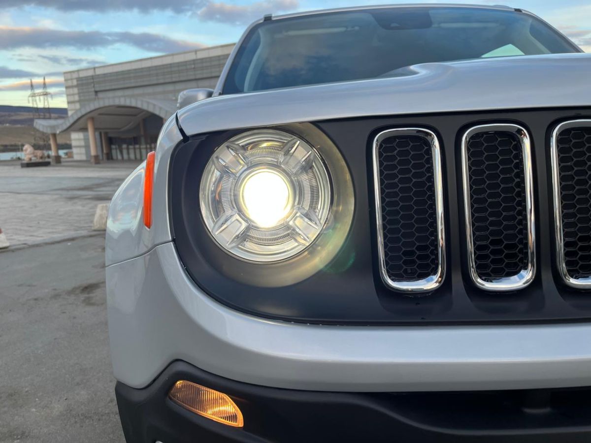 Jeep Renegade - фото 6