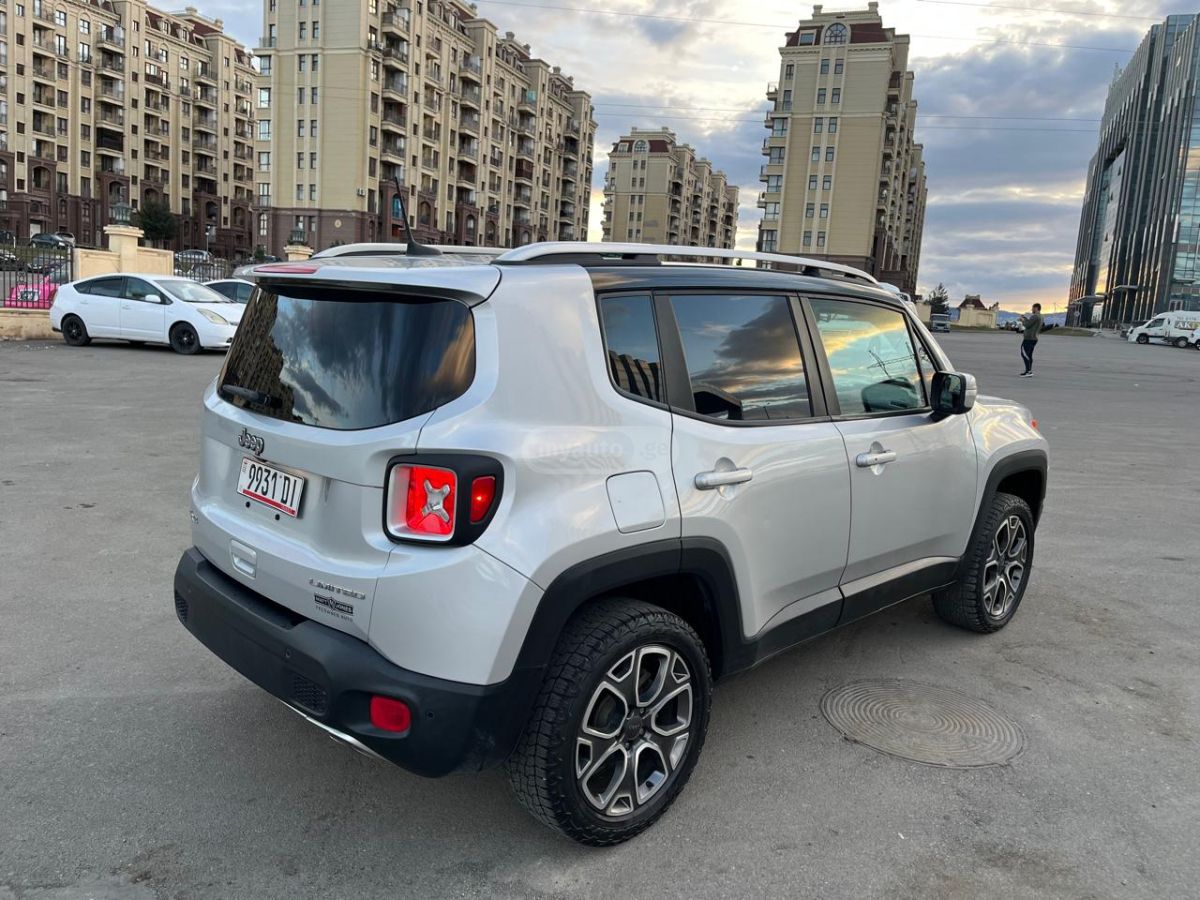 Jeep Renegade - фото 9