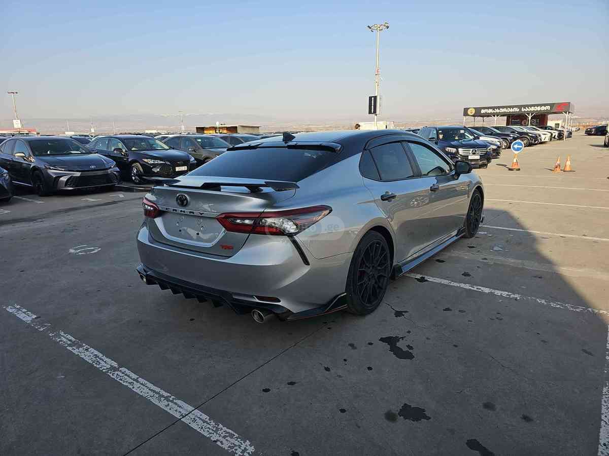 Toyota Camry - фото 4