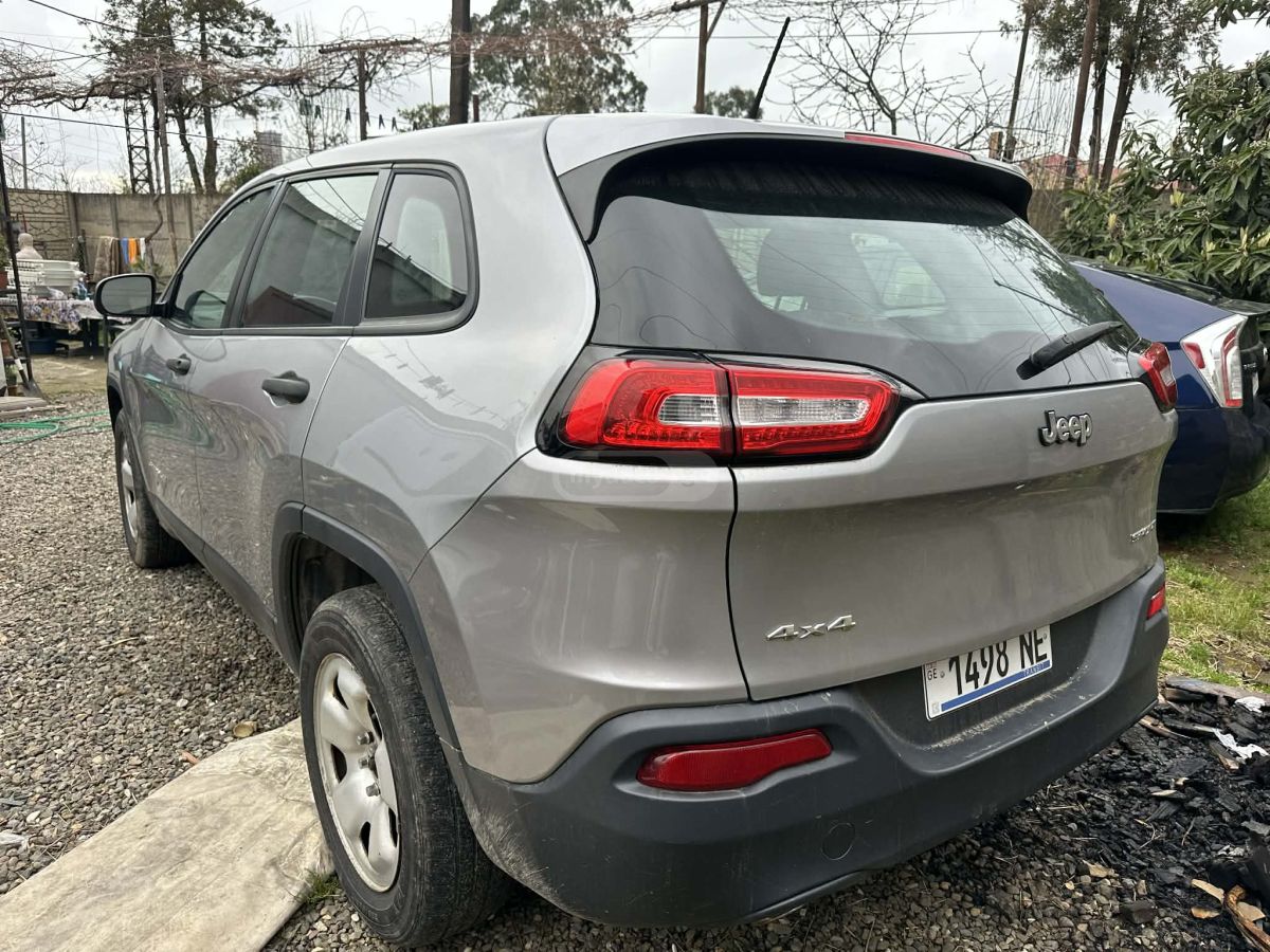 Jeep Cherokee - фото 5