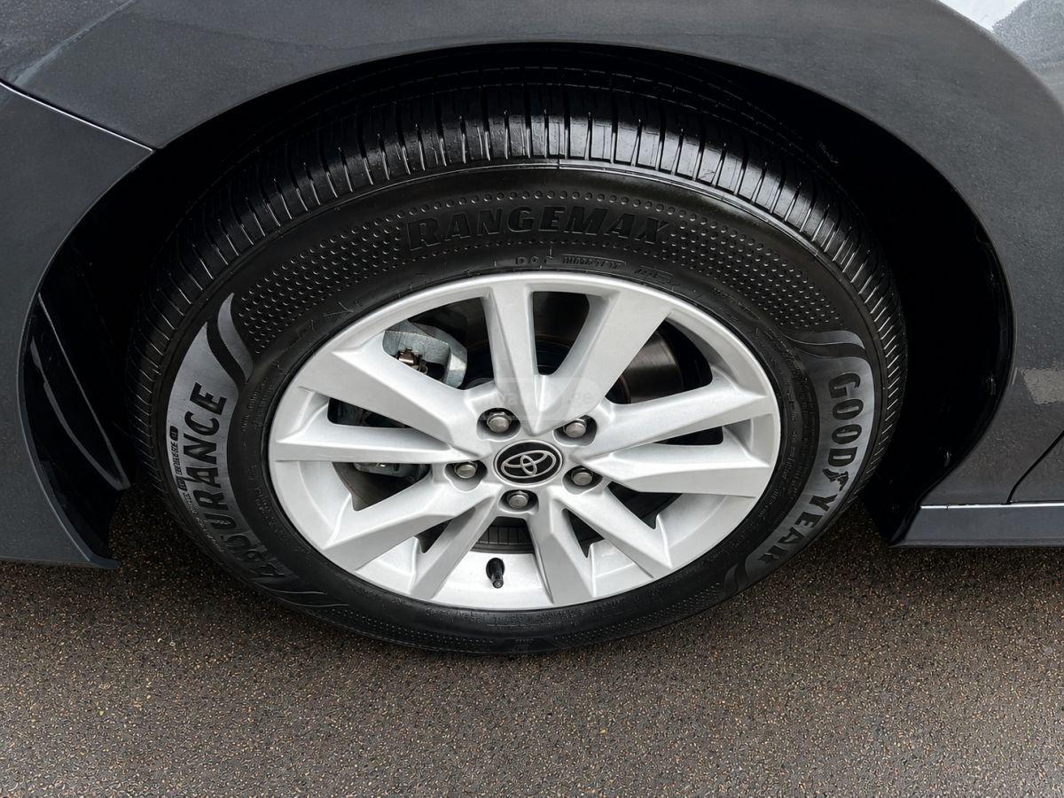 Toyota Camry - фото 4