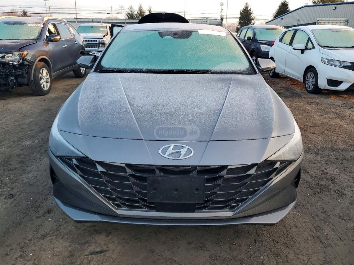 Hyundai Elantra - фото 5