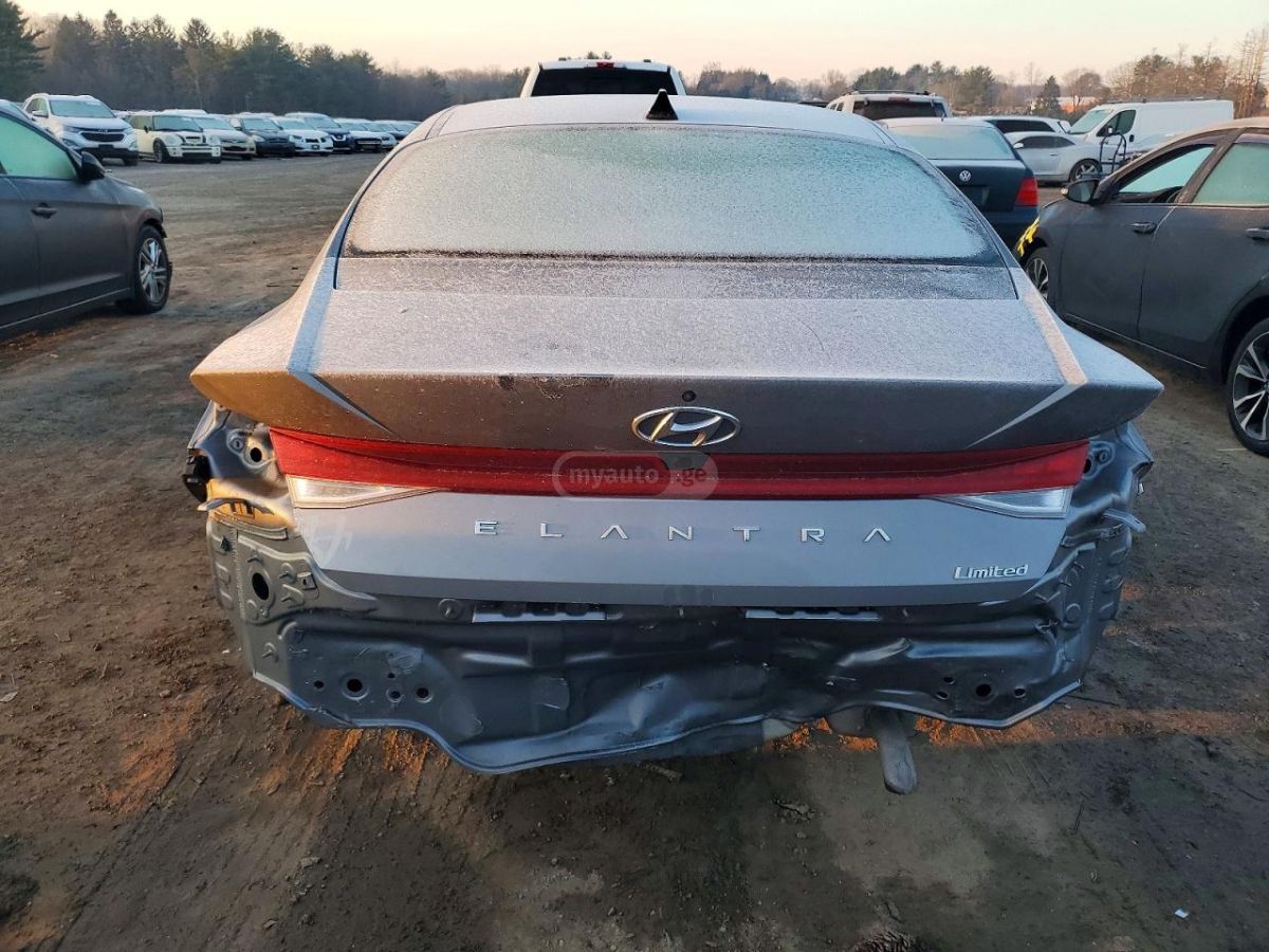 Hyundai Elantra - фото 6