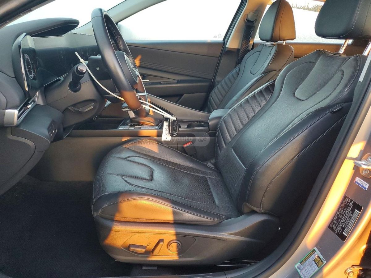 Hyundai Elantra - фото 7