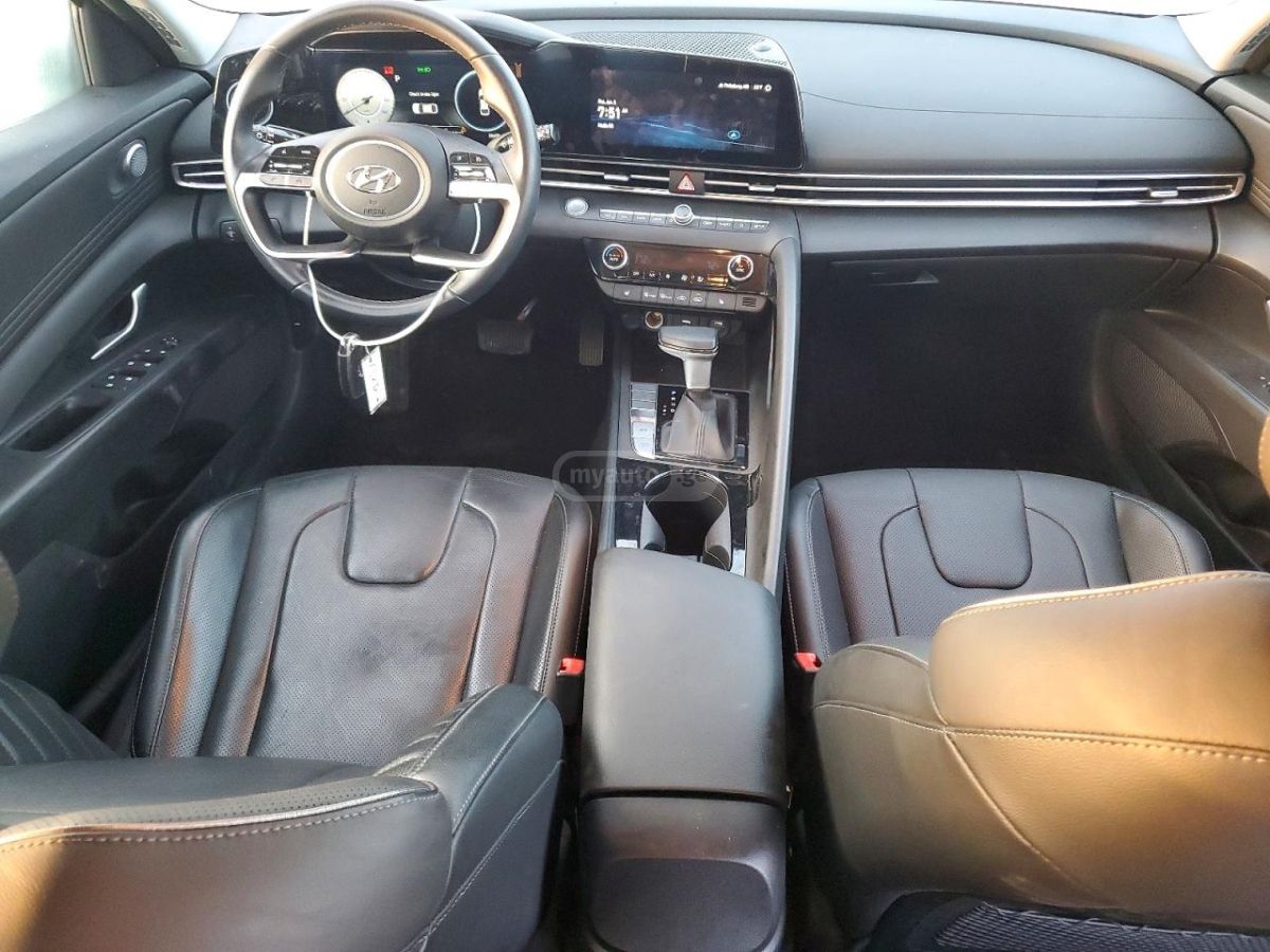 Hyundai Elantra - фото 8