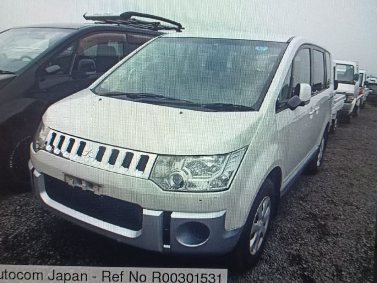 Mitsubishi Delica - фото 5