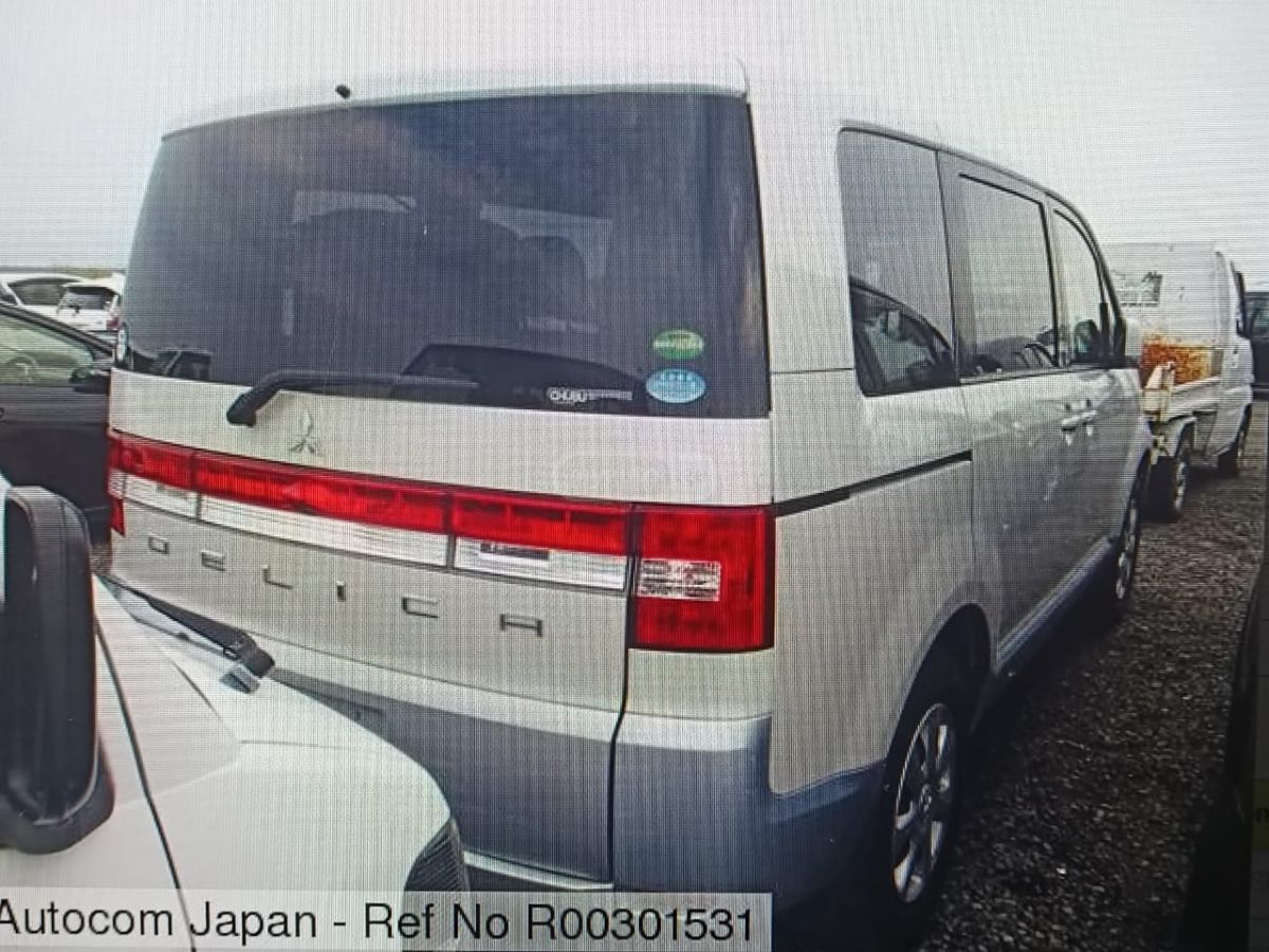 Mitsubishi Delica - фото 6