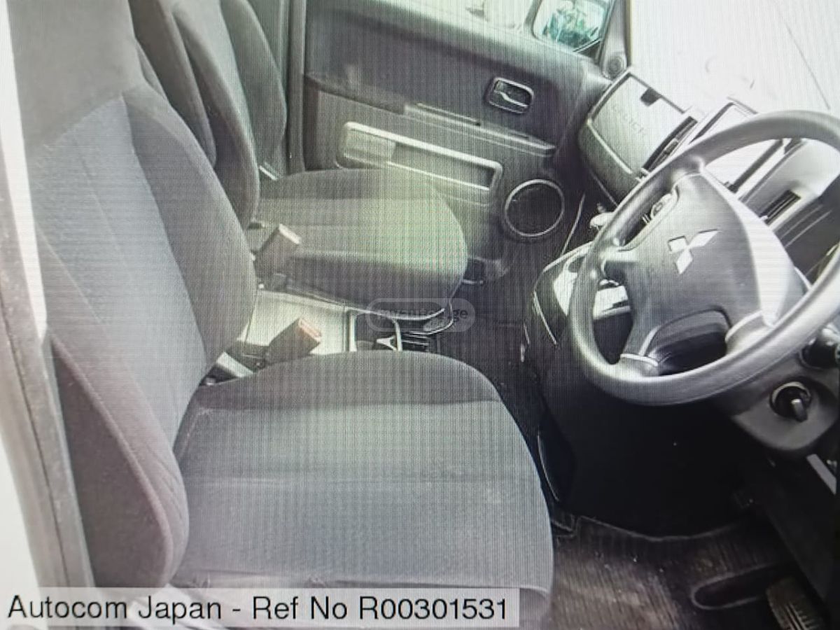 Mitsubishi Delica - фото 7