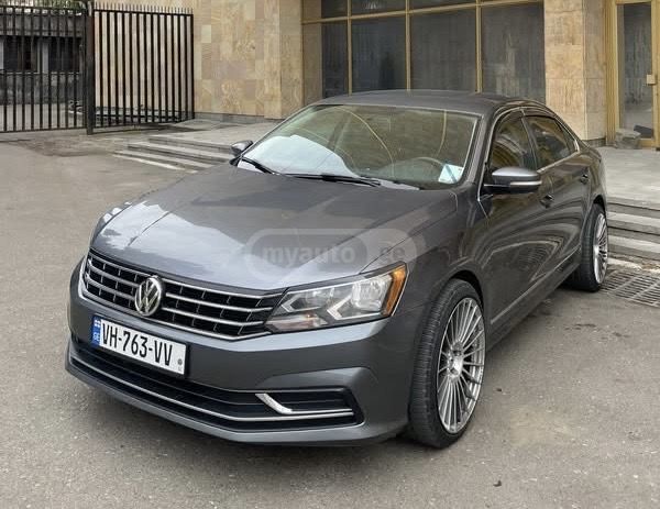 Volkswagen Passat - фото 1