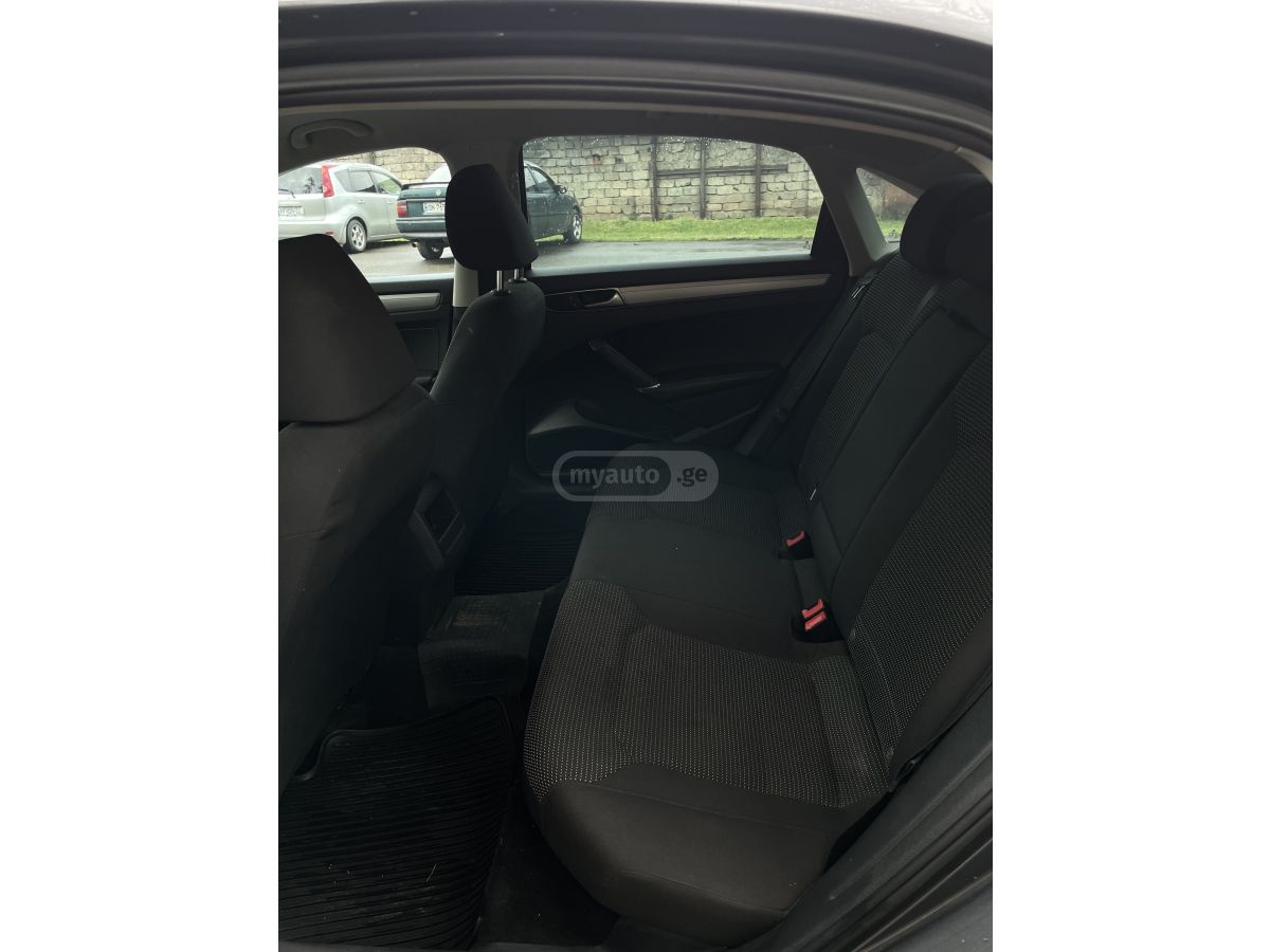 Volkswagen Passat - фото 12