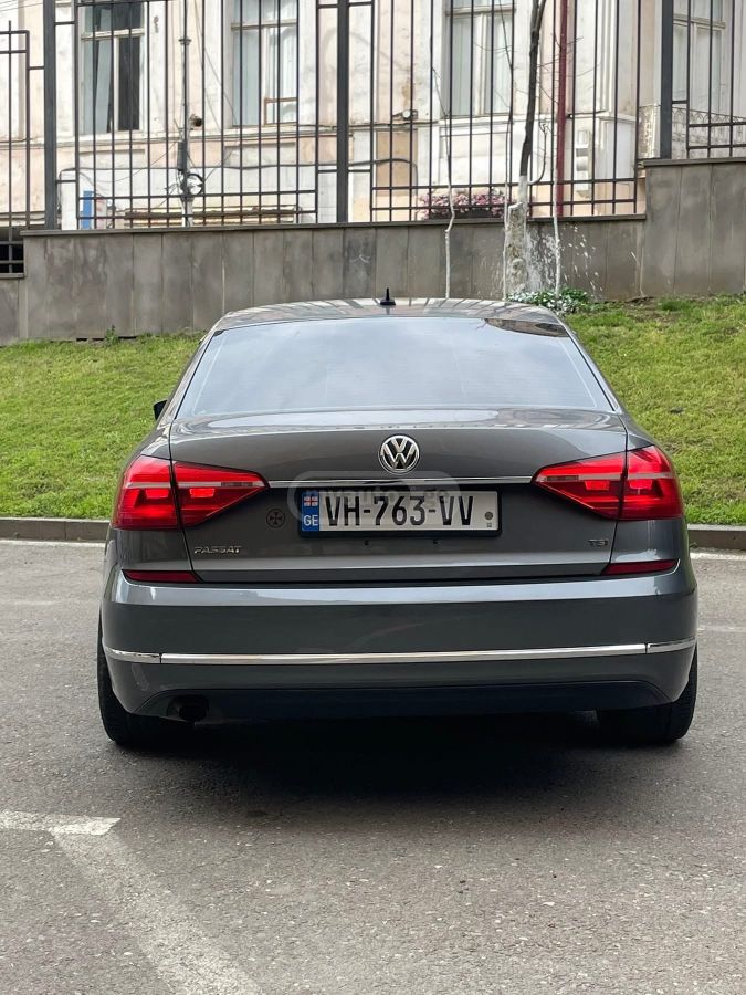 Volkswagen Passat - фото 7