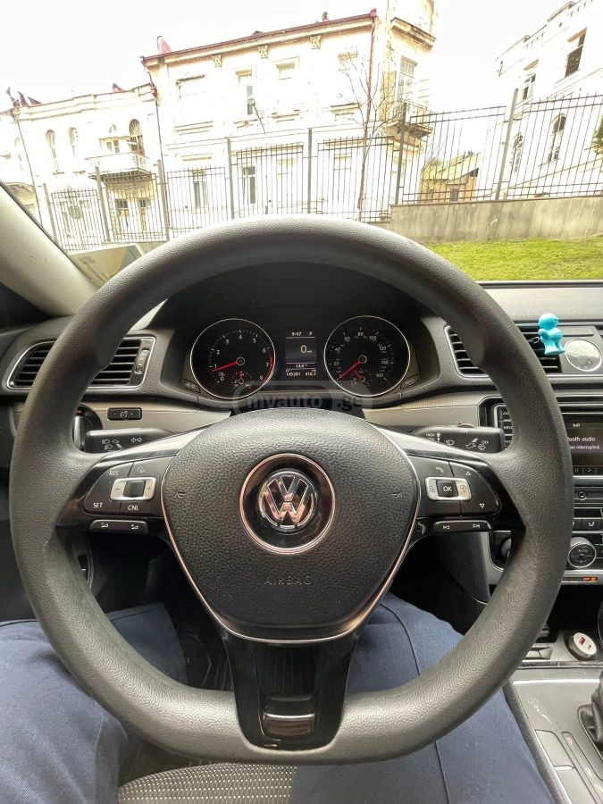 Volkswagen Passat - фото 8