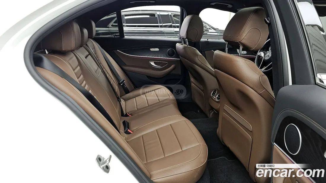 Mercedes-Benz E53 AMG 2023 — миниатюра 12