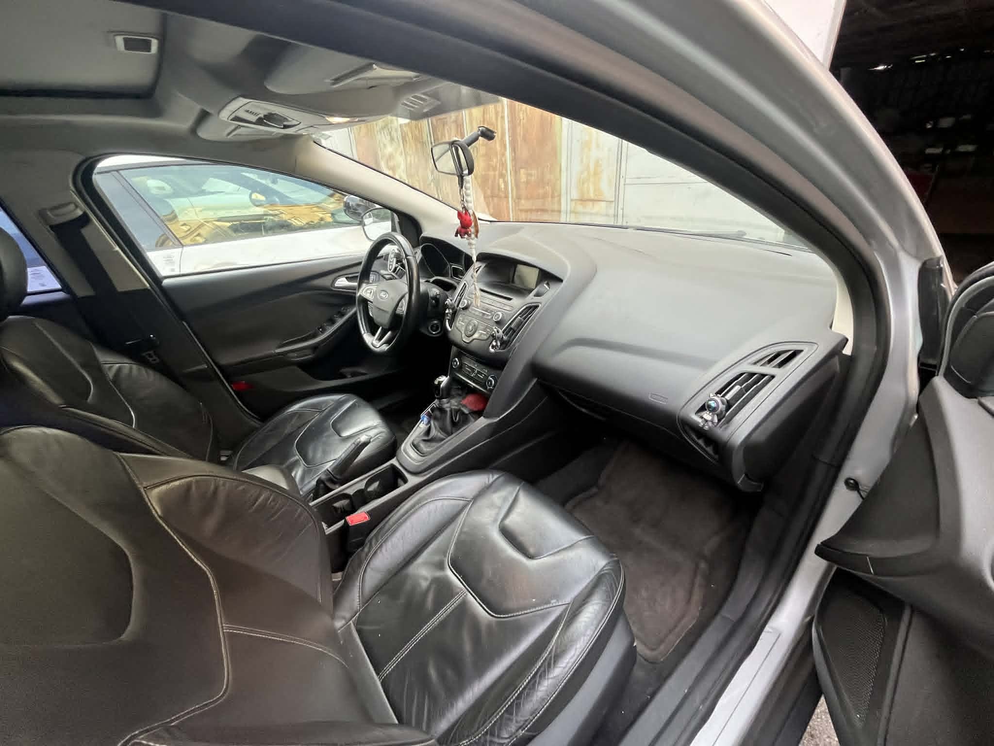 Ford Focus - фото 10