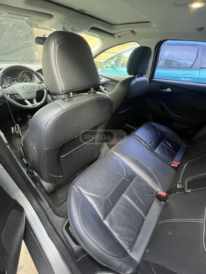 Ford Focus - фото 2