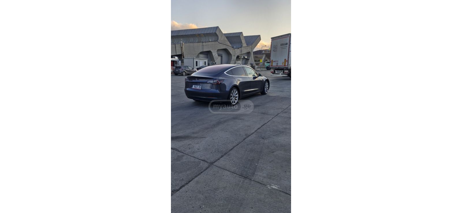 Tesla Model 3 - фото 3