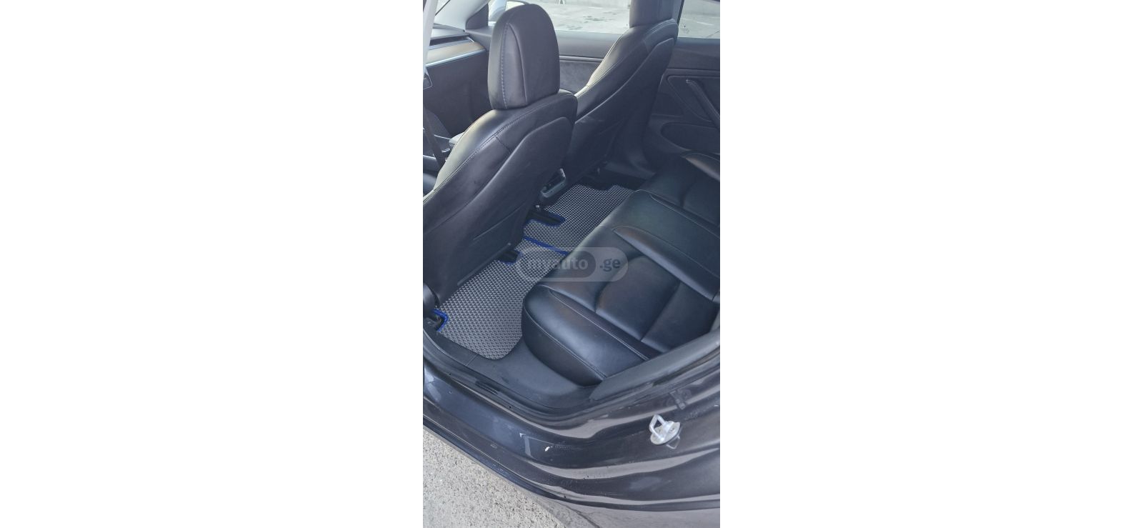 Tesla Model 3 - фото 6