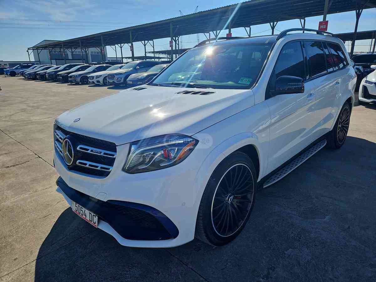 Mercedes-Benz GLS 63 AMG - фото 1