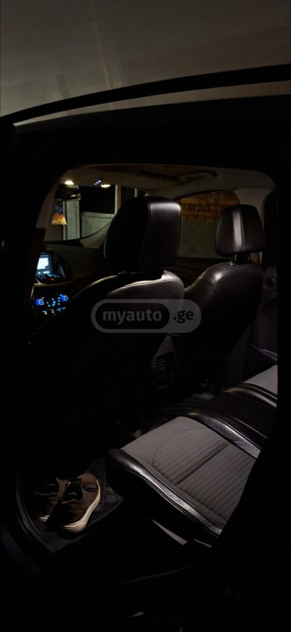 Ford Escape - фото 10
