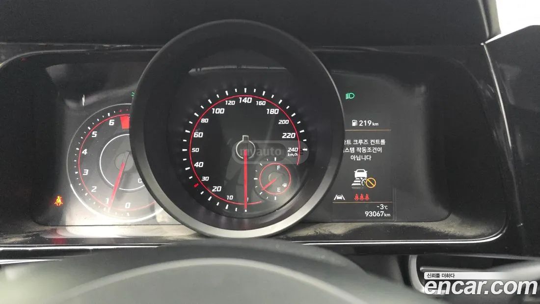 Hyundai Elantra - фото 8