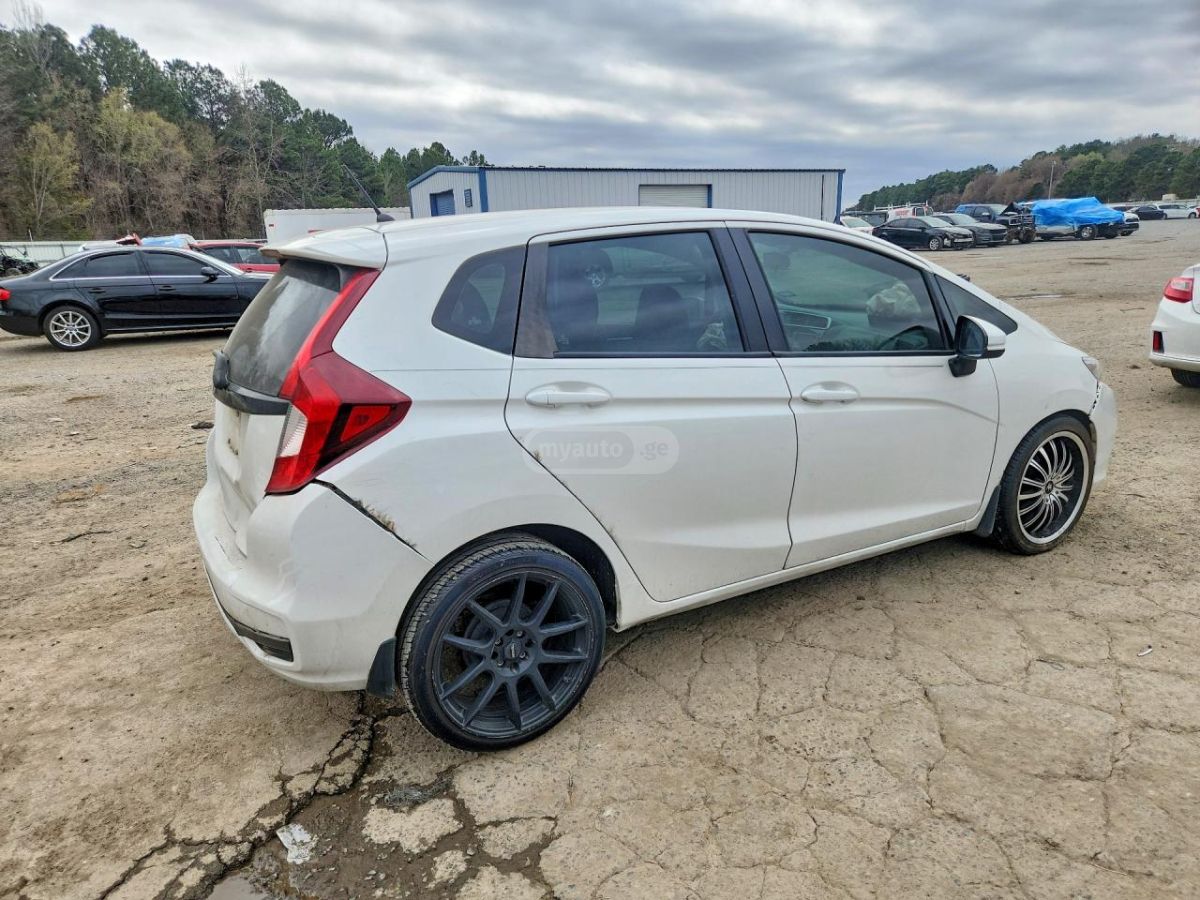 Honda FIT - фото 3