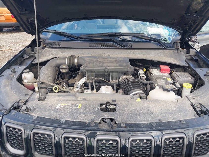 Jeep Latitude Lux 4dr 4x4 Automatic — миниатюра 10